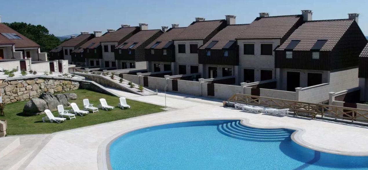 Chalet Complejo Turistico Raeiros - О Грове Екстериор снимка